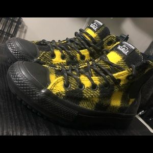 Converse Woolrich Womens size 6.5